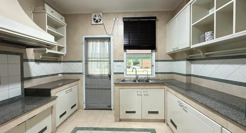 For rent 3 bedrooms house in San Sai, Chiang Mai