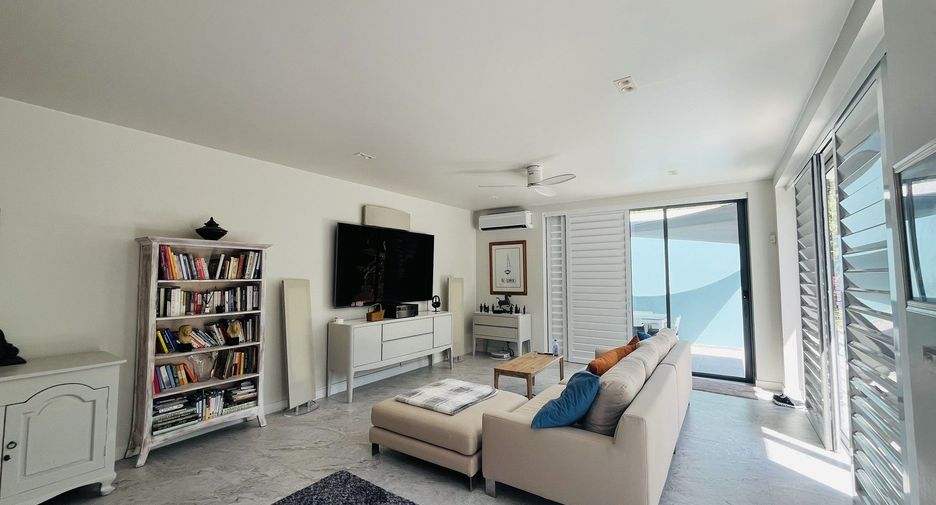For rent 3 bedrooms villa in Mueang Phuket, Phuket