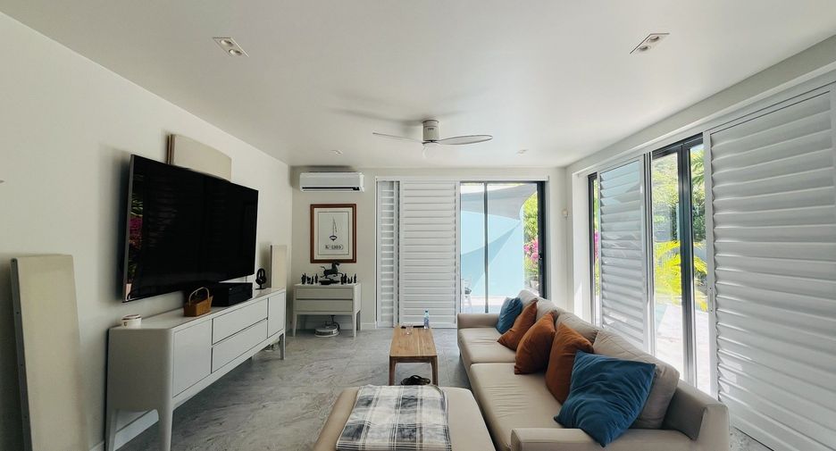 For rent 3 bedrooms villa in Mueang Phuket, Phuket