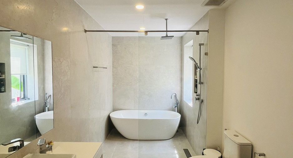 For rent 3 bedrooms villa in Mueang Phuket, Phuket