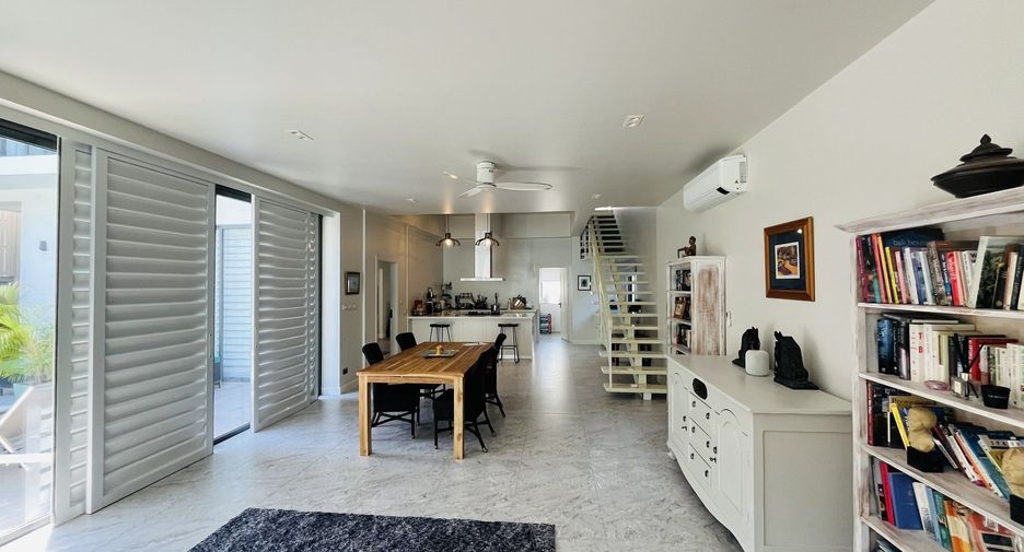 For rent 3 bedrooms villa in Mueang Phuket, Phuket