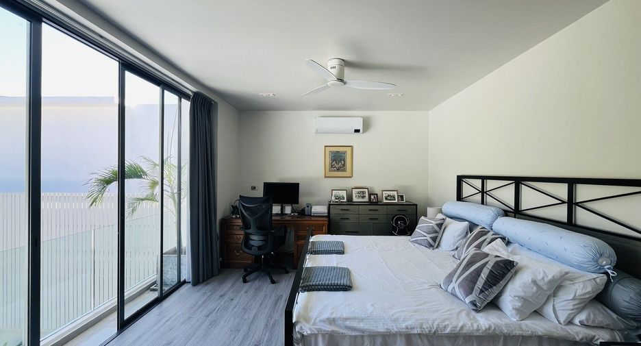 For rent 3 bedrooms villa in Mueang Phuket, Phuket
