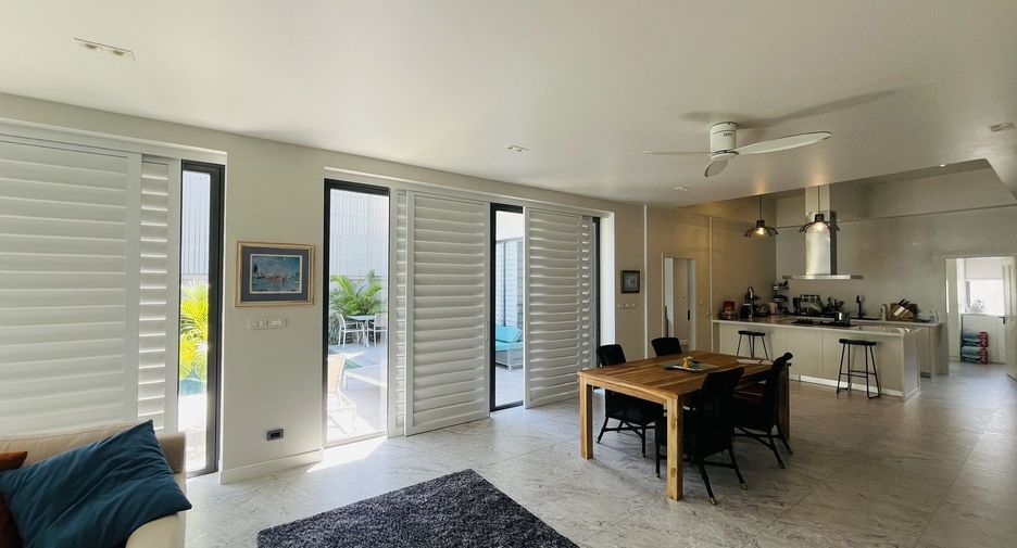 For rent 3 bedrooms villa in Mueang Phuket, Phuket