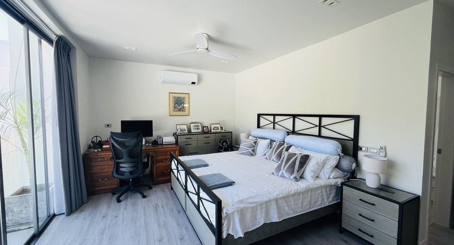 For rent 3 bedrooms villa in Mueang Phuket, Phuket