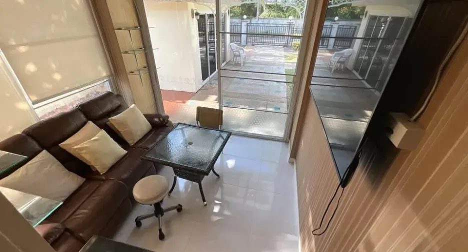 For rent 3 bedrooms house in Saraphi, Chiang Mai