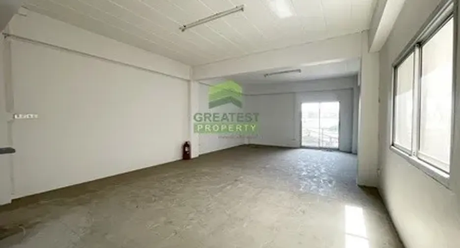 Büro zum Kauf in Krathum Baen, Samut Sakhon