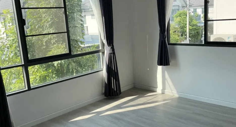 Casa en alquiler de 3 habitaciones en Sam Phran, Nakhon Pathom
