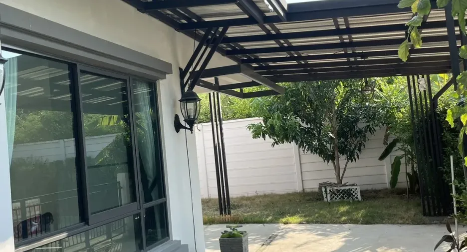 Casa en alquiler de 3 habitaciones en Sam Phran, Nakhon Pathom