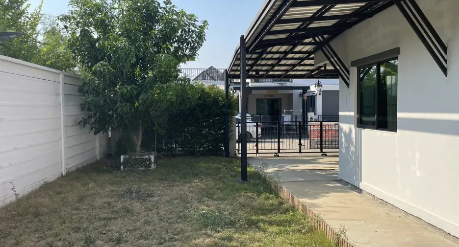 Casa en alquiler de 3 habitaciones en Sam Phran, Nakhon Pathom