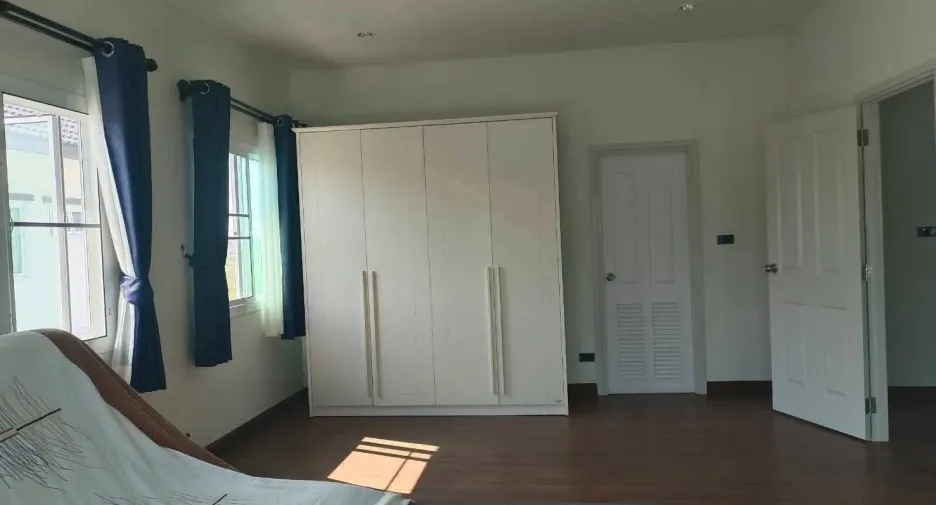 For sale 4 bedrooms house in Mueang Nakhon Ratchasima, Nakhon Ratchasima