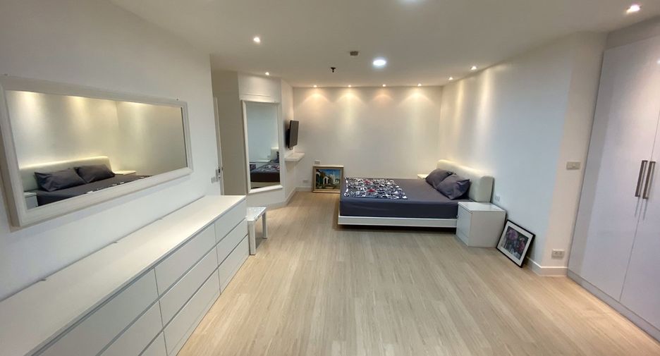 Wohnung zur Miete mit 3 Zimmer in Watthana, Bangkok
