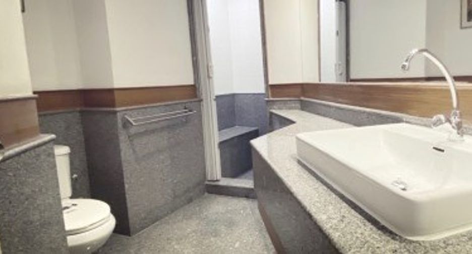 Wohnung zur Miete mit 3 Zimmer in Watthana, Bangkok