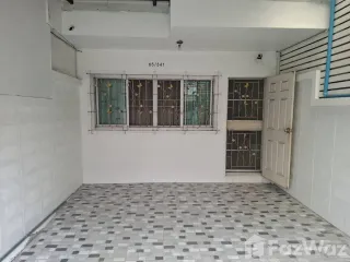 À vendre 2 chambres maison de ville à Sai Mai, Bangkok