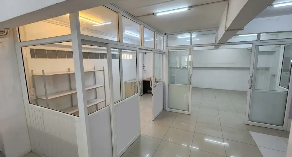 Casa adosada en venta de 6 habitaciones en Bang Na, Bangkok