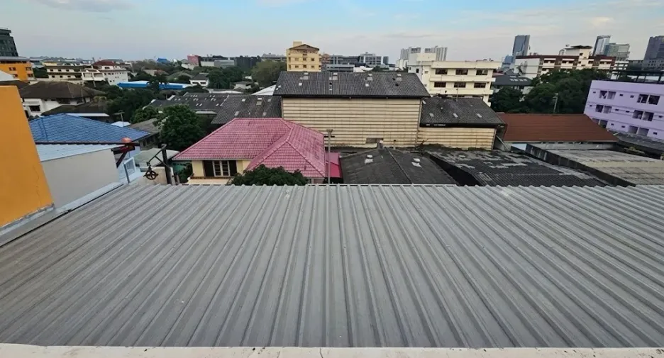 Casa adosada en venta de 6 habitaciones en Bang Na, Bangkok
