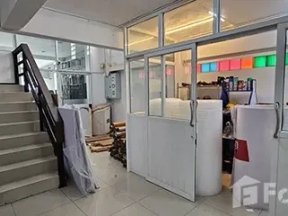 Reihenhaus zum Kauf mit 6 Zimmer in Bang Na, Bangkok