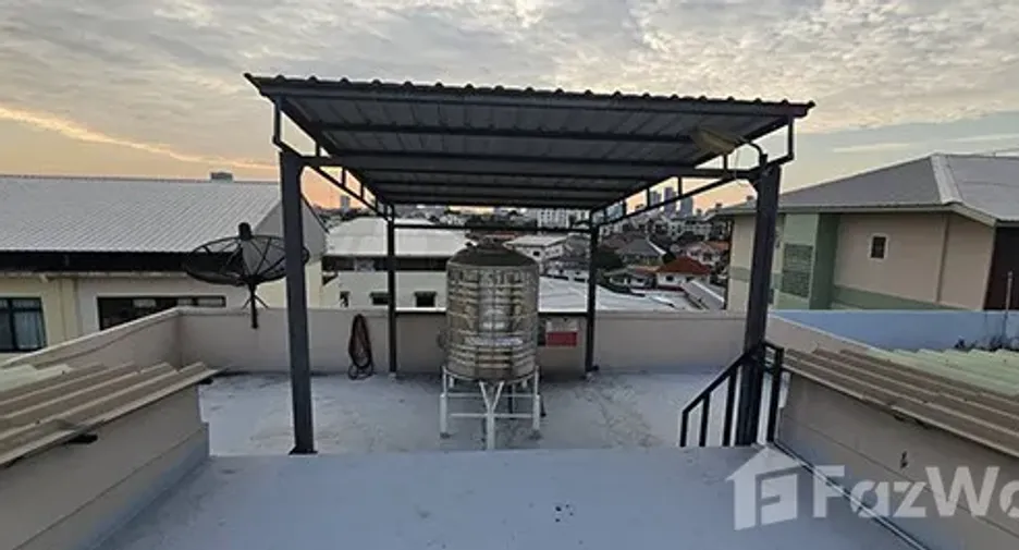 Reihenhaus zum Kauf mit 6 Zimmer in Bang Na, Bangkok