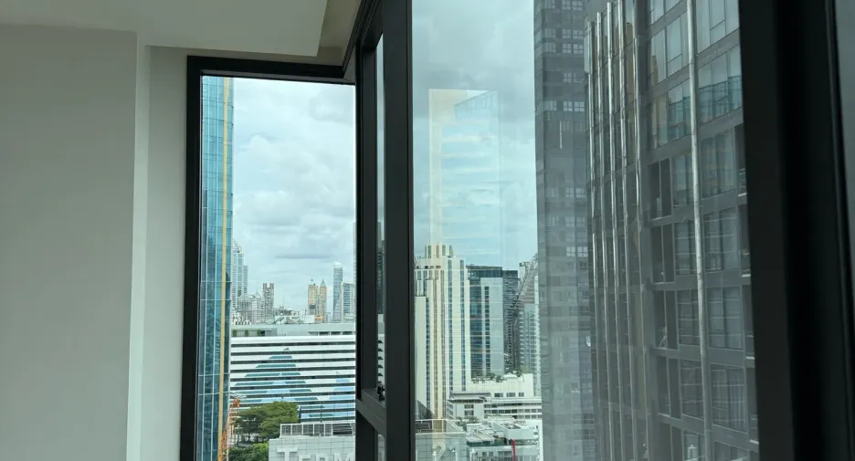 For rent 2 bedrooms condo in Khlong Toei, Bangkok