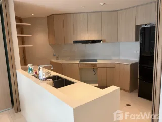 Condo en venta de 3 habitaciones en Yan Nawa, Bangkok