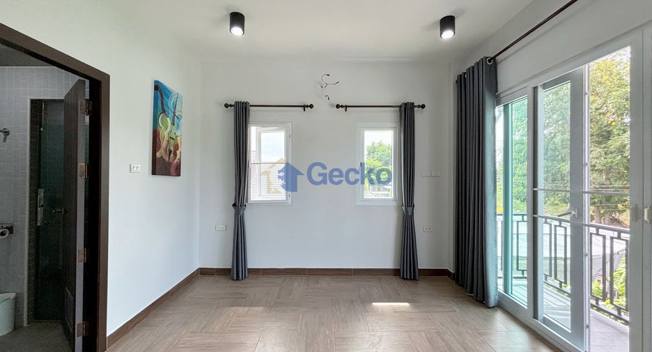 Haus zum Kauf mit 4 Zimmer in Bang Lamung, Chonburi