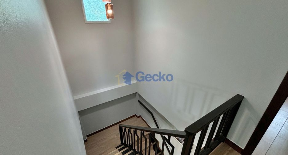 Haus zum Kauf mit 4 Zimmer in Bang Lamung, Chonburi