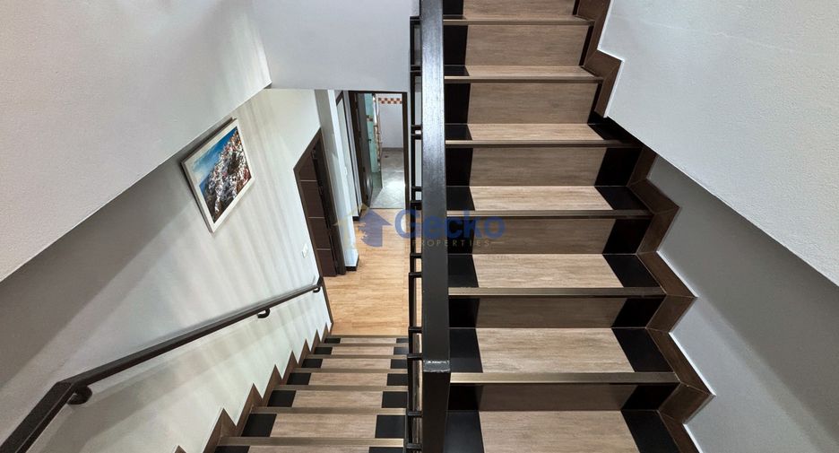 Haus zum Kauf mit 4 Zimmer in Bang Lamung, Chonburi