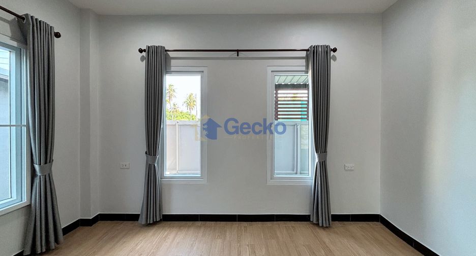 Haus zum Kauf mit 4 Zimmer in Bang Lamung, Chonburi