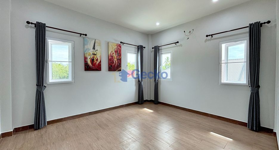 Haus zum Kauf mit 4 Zimmer in Bang Lamung, Chonburi