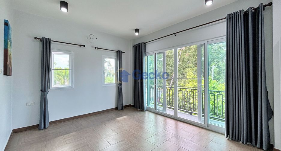 Haus zum Kauf mit 4 Zimmer in Bang Lamung, Chonburi