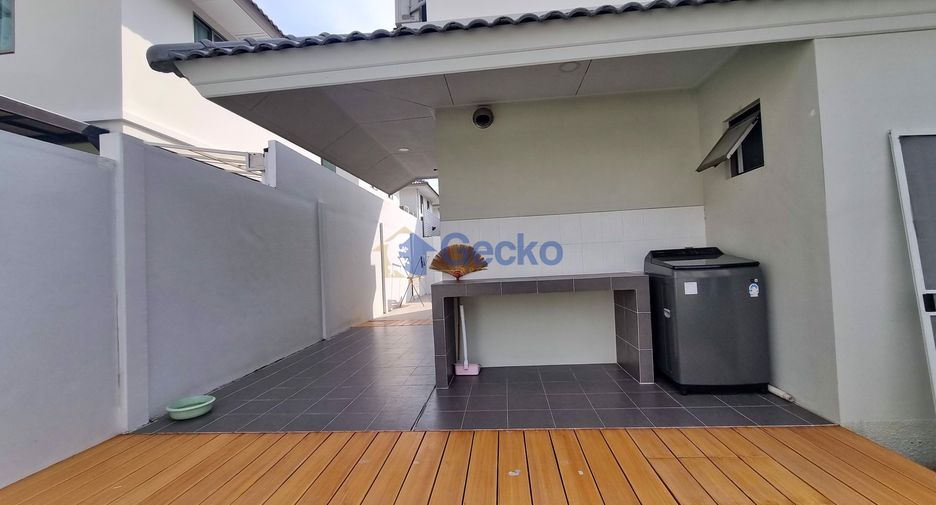 Haus zur Miete mit 3 Zimmer in Si Racha, Chonburi