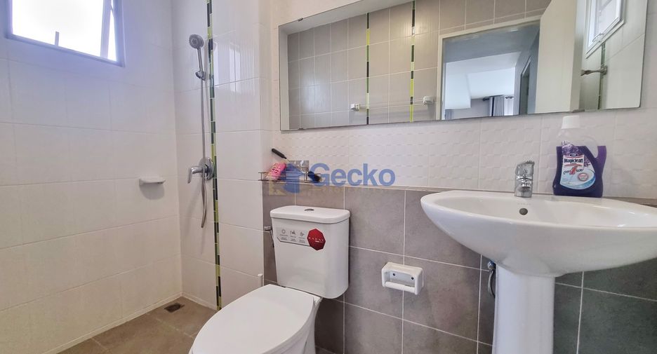 Haus zur Miete mit 3 Zimmer in Si Racha, Chonburi