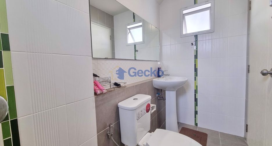 Haus zur Miete mit 3 Zimmer in Si Racha, Chonburi