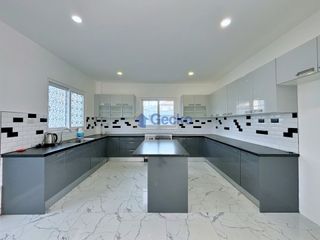 Casa en venta de 6 habitaciones en Bang Lamung, Chonburi