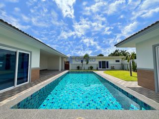 Casa en venta de 6 habitaciones en Bang Lamung, Chonburi