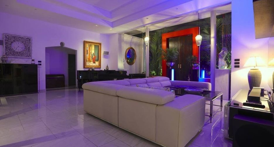 For rent 8 bedrooms villa in Bang Lamung, Chonburi