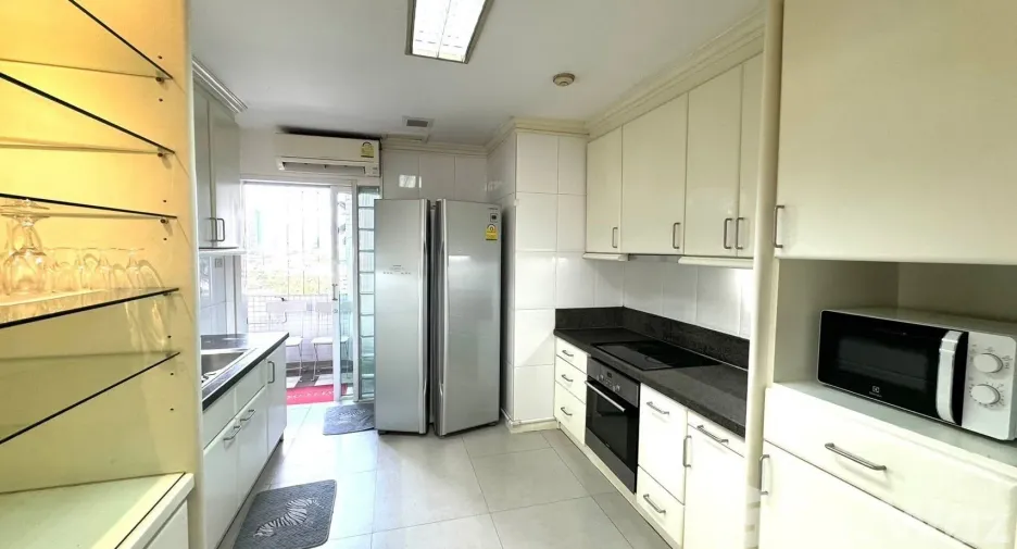 For sale and for rent 3 bedrooms condo in Watthana, Bangkok