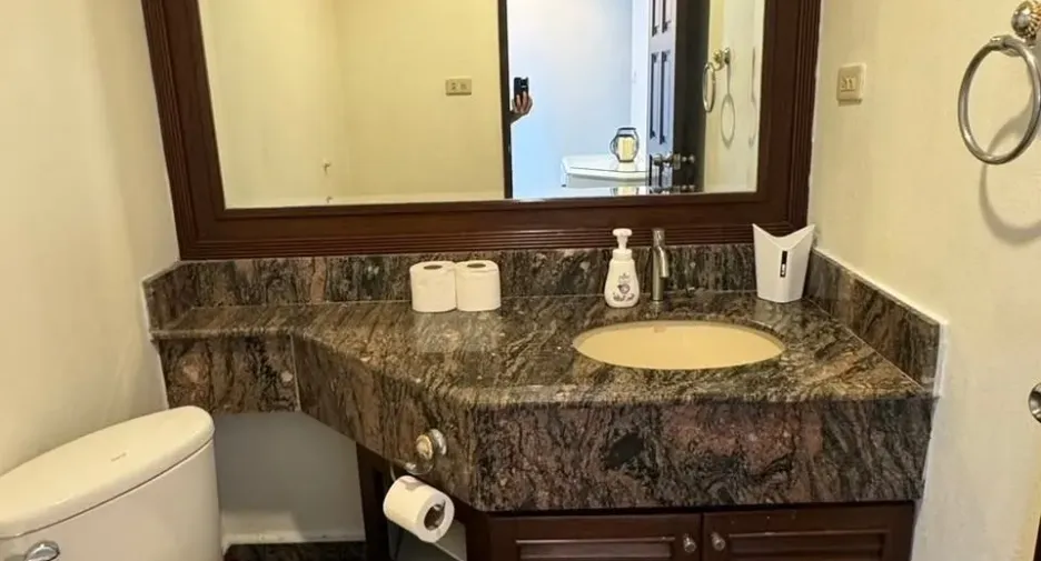 For sale and for rent 3 bedrooms condo in Watthana, Bangkok