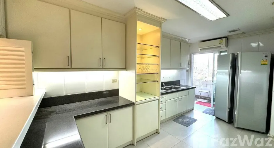 For sale and for rent 3 bedrooms condo in Watthana, Bangkok