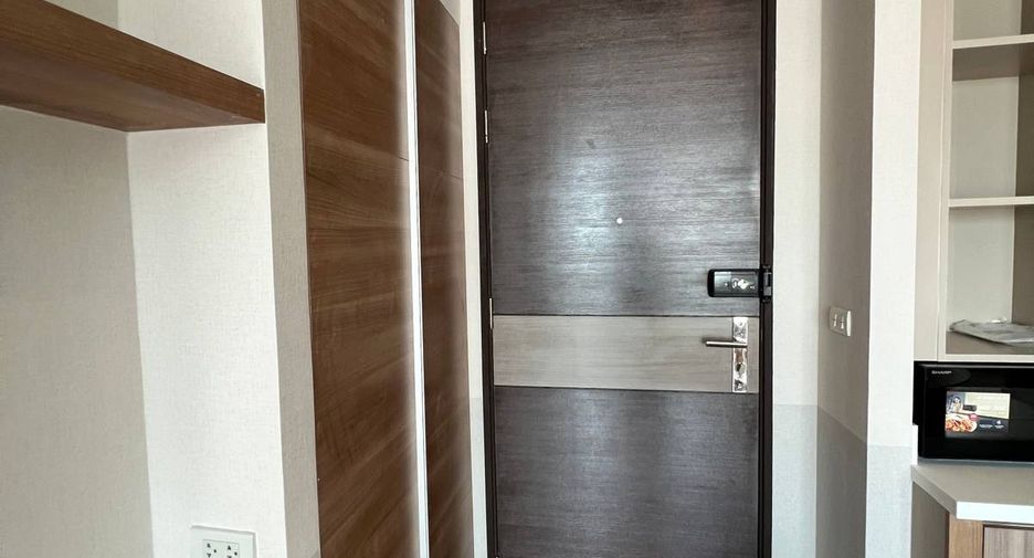 For rent 2 bedrooms condo in Sathon, Bangkok