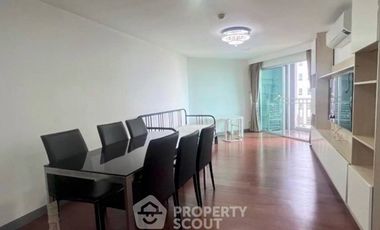 For rent 3 bedrooms condo in Huai Khwang, Bangkok