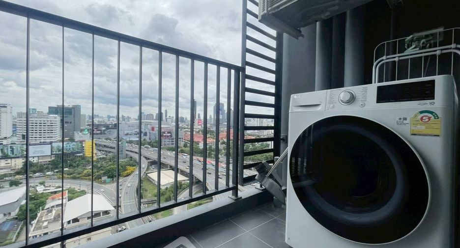 À louer 1 chambre condo à Huai Khwang, Bangkok
