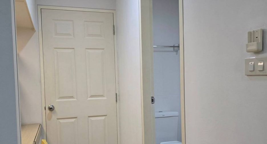 For sale 2 bedrooms condo in Huai Khwang, Bangkok