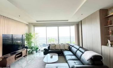 For sale 3 bedrooms condo in Yan Nawa, Bangkok