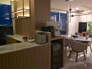 For sale 3 ベッドルーム condo in Yan Nawa, Bangkok
