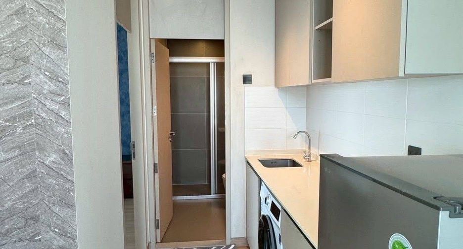 For sale 3 bedrooms condo in Yan Nawa, Bangkok