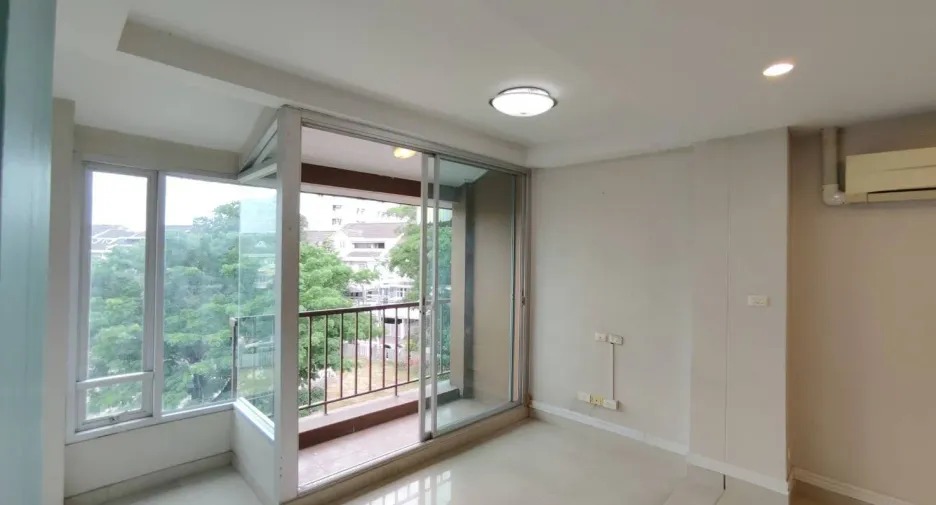 For sale そして for rent 8 ベッドルーム office in Wang Thonglang, Bangkok