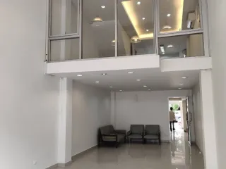 Büro zum Kauf und zur Miete mit 8 Zimmer in Wang Thonglang, Bangkok