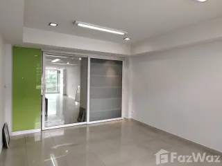Büro zum Kauf und zur Miete mit 8 Zimmer in Wang Thonglang, Bangkok
