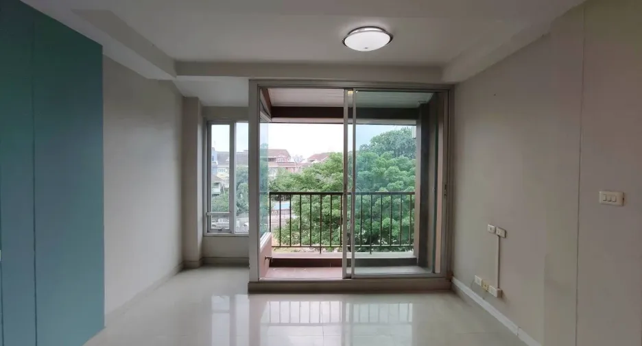 For sale そして for rent 8 ベッドルーム office in Wang Thonglang, Bangkok
