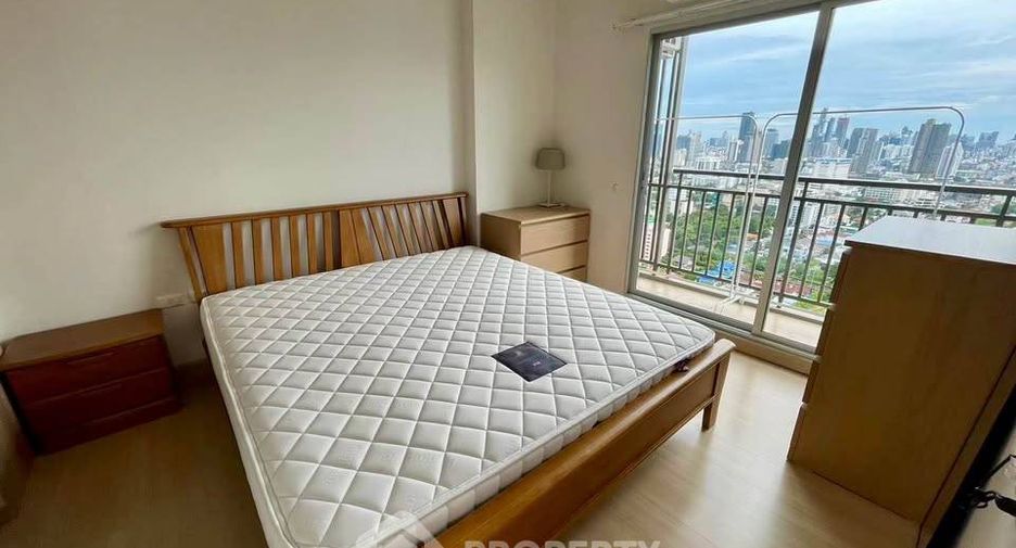 For rent and for sale 2 bedrooms condo in Huai Khwang, Bangkok